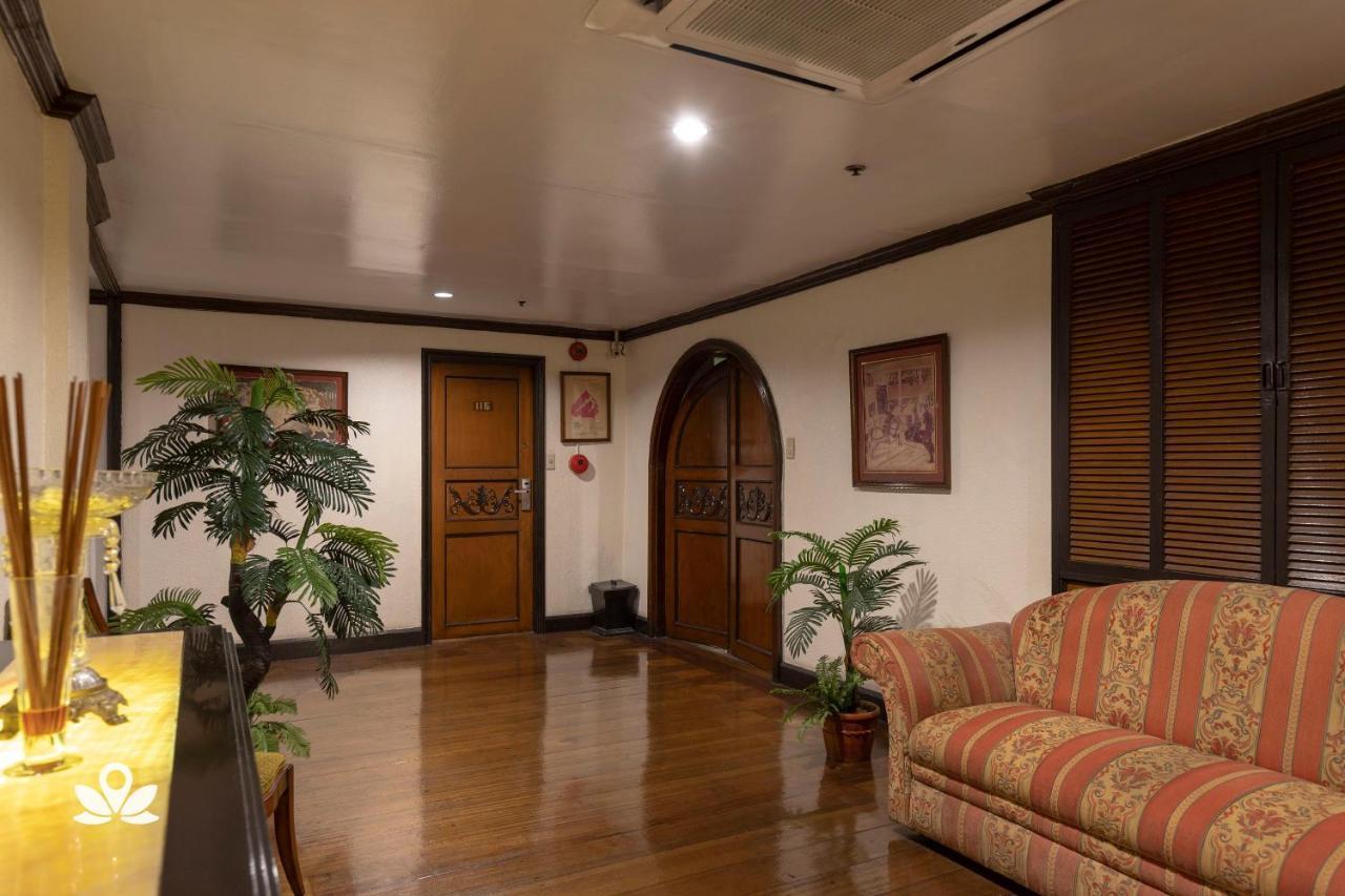 Zen Rooms Camelot Hotel Qc Quezon City Ngoại thất bức ảnh