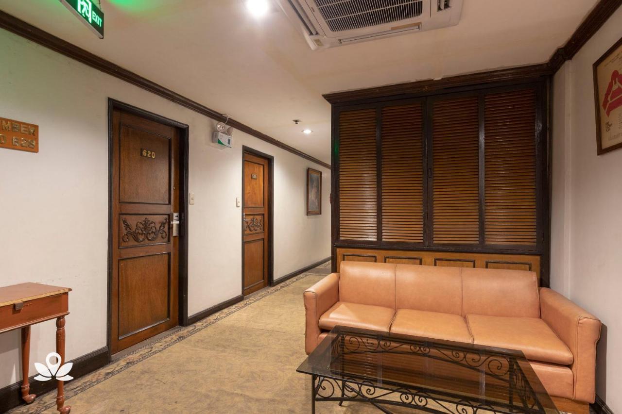 Zen Rooms Camelot Hotel Qc Quezon City Ngoại thất bức ảnh