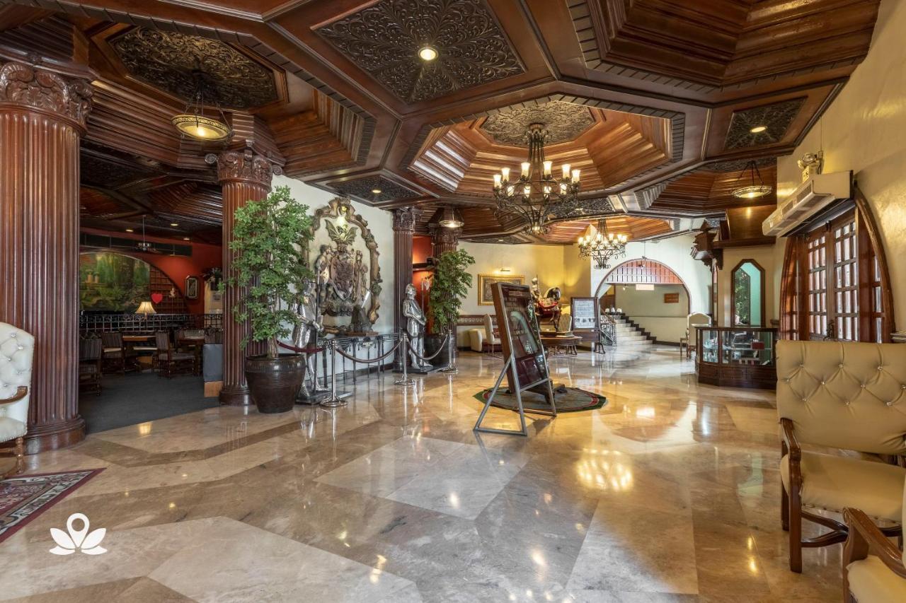Zen Rooms Camelot Hotel Qc Quezon City Ngoại thất bức ảnh