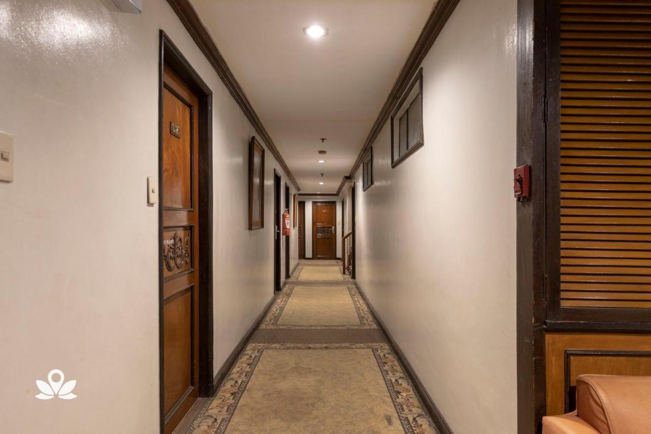 Zen Rooms Camelot Hotel Qc Quezon City Ngoại thất bức ảnh